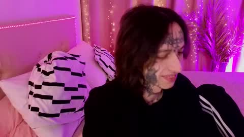 Snapshot of swagamee chatting on March 2026 04:02:01 PM Eric online show from March 2026 04:02:01 PM