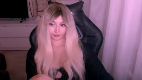 Kate online show from December 2025 01:50:02 PM