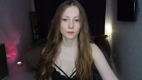 Snapshot of sweeet_lilit chatting on April 2026 09:23:01 PM SwitLilit online show from April 2026 09:23:01 PM