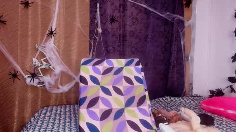 Snapshot of sweegirl_ chatting on October 2025 11:58:02 AM Debora online show from October 2025 11:58:02 AM