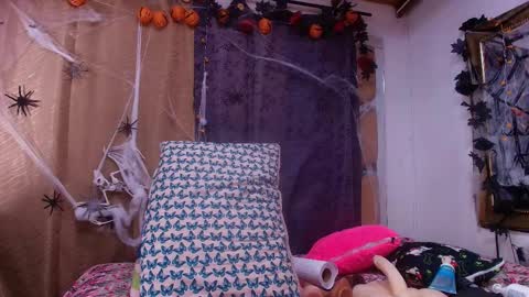 Snapshot of sweegirl_ chatting on October 2025 11:55:01 AM Debora online show from October 2025 11:55:01 AM