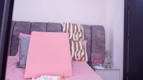 Snapshot of sweegirl_ chatting on November 2025 11:58:01 AM Debora online show from November 2025 11:58:01 AM