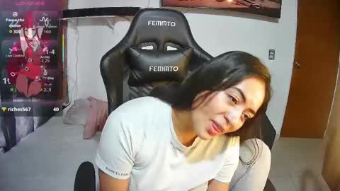 Snapshot of sweet10salome chatting on October 2025 02:13:02 PM sweet10salome online show from October 2025 02:13:02 PM