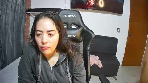 Snapshot of sweet10salome chatting on October 2025 12:20:01 PM sweet10salome online show from October 2025 12:20:01 PM