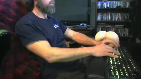 Snapshot of sweet1514 chatting on November 2025 08:43:01 PM sweet1514 online show from November 2025 08:43:01 PM