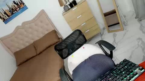 Snapshot of sweet18_jasmine chatting on March 2026 11:06:01 AM sweet18_jasmine online show from March 2026 11:06:01 AM