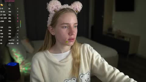 Snapshot of sweet__michelle chatting on November 2025 12:10:02 AM Michelle online show from November 2025 12:10:02 AM