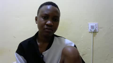 Snapshot of sweet_amor254 chatting on November 2025 02:45:01 AM Silvia online show from November 2025 02:45:01 AM