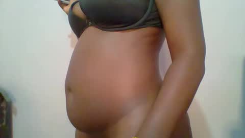 Snapshot of sweet_arianna_ chatting on February 2025 12:43:01 PM timaya online show from February 2025 12:43:01 PM