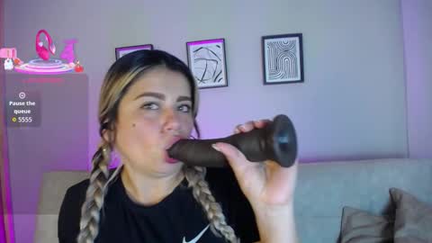 Bella Valery online show from December 2025 10:27:02 PM