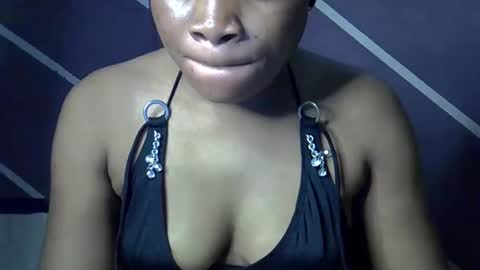 Snapshot of sweet_berry31 chatting on March 2026 11:41:02 PM baby girl online show from March 2026 11:41:02 PM