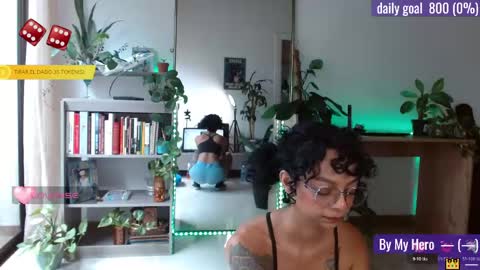 Snapshot of sweet_bluee chatting on March 2026 05:36:01 PM Tutti online show from March 2026 05:36:01 PM