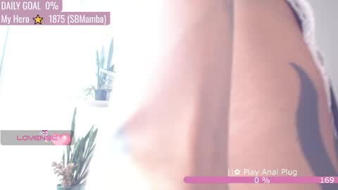 Snapshot of sweet_bluee chatting on April 2026 06:48:02 PM Tutti online show from April 2026 06:48:02 PM