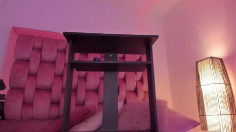 Chelsy  online show from November 2025 12:16:02 PM