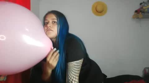 Snapshot of sweet_bubblee chatting on October 2025 09:45:01 PM Bubbles online show from October 2025 09:45:01 PM