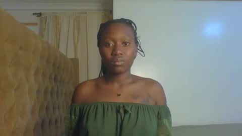 Snapshot of sweet_camila5 chatting on October 2025 12:11:01 PM Camila online show from October 2025 12:11:01 PM