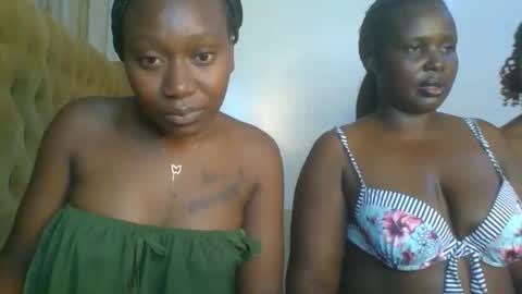 Snapshot of sweet_camila5 chatting on October 2025 01:42:01 AM Camila online show from October 2025 01:42:01 AM