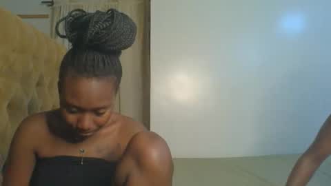 Snapshot of sweet_camila5 chatting on November 2025 06:40:02 PM Camila online show from November 2025 06:40:02 PM