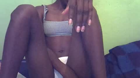 Snapshot of sweet_candie01 chatting on November 2025 01:33:02 PM sweet_candie01 online show from November 2025 01:33:02 PM