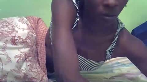 Snapshot of sweet_candie01 chatting on November 2025 02:21:01 AM sweet_candie01 online show from November 2025 02:21:01 AM