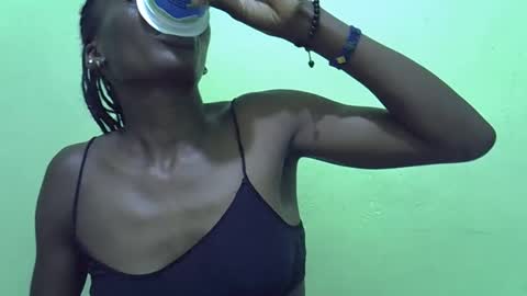 sweet_candie01 online show from February 2026 12:12:01 PM