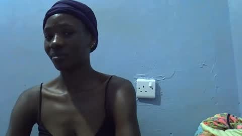 Snapshot of sweet_candie01 chatting on March 2026 05:52:01 AM sweet_candie01 online show from March 2026 05:52:01 AM