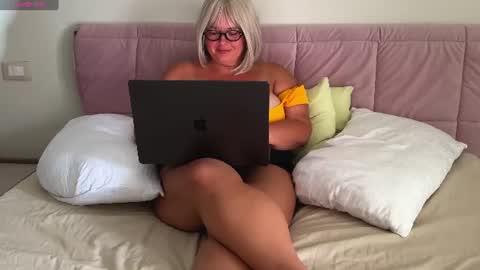 Caroline online show from July 2026 01:18:02 PM