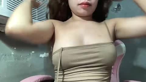 Snapshot of sweet_daisy04 chatting on April 2026 01:53:01 PM Daisy online show from April 2026 01:53:01 PM