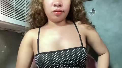 Snapshot of sweet_daisy04 chatting on April 2026 10:45:01 PM Daisy online show from April 2026 10:45:01 PM