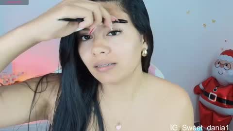 sweet_dania_ online show from January 2026 03:43:01 AM