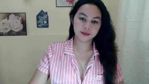 Snapshot of sweet_danicaa chatting on May 2026 11:02:02 PM danice online show from May 2026 11:02:02 PM