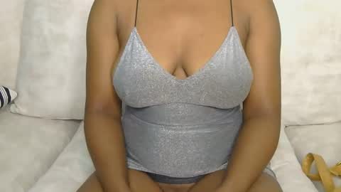 Snapshot of sweet_dellah54 chatting on April 2026 02:43:01 AM dellah online show from April 2026 02:43:01 AM