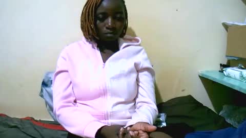 Snapshot of sweet_elena24 chatting on October 2025 09:45:01 PM shillah online show from October 2025 09:45:01 PM