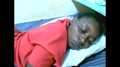 Snapshot of sweet_elena24 chatting on October 2025 10:43:02 PM shillah online show from October 2025 10:43:02 PM