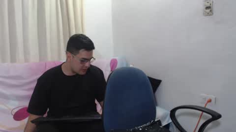 sweet_fantasy_couple online show from January 2025 03:26:02 AM