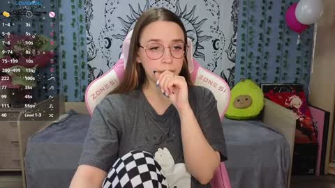 Alice online show from February 2025 04:24:02 AM