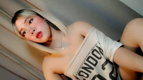 Snapshot of sweet_honeylove chatting on June 2026 04:32:02 AM Anisha online show from June 2026 04:32:02 AM