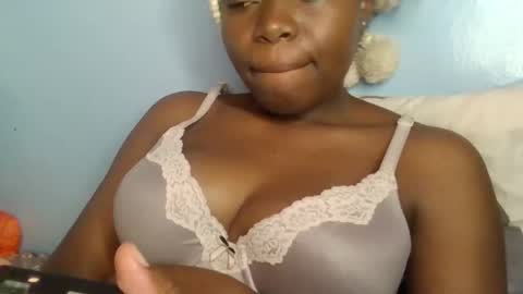 Snapshot of sweet_jamiie chatting on October 2025 06:43:01 AM jay online show from October 2025 06:43:01 AM