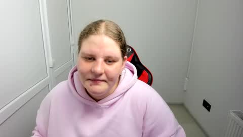 Snapshot of sweet_karla_la chatting on May 2026 07:15:02 AM Karla online show from May 2026 07:15:02 AM