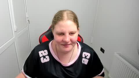 Snapshot of sweet_karla_la chatting on June 2026 01:38:02 PM Karla online show from June 2026 01:38:02 PM