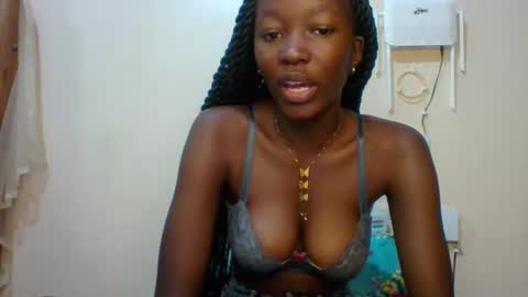 Snapshot of sweet_kcandy chatting on May 2026 08:09:02 AM Sweet KCandy online show from May 2026 08:09:02 AM