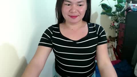 Nicahhh online show from February 2025 12:13:01 PM