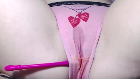 Kitten online show from November 2025 06:01:01 AM