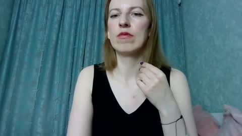 sweet_lilbunny online show from February 2026 05:39:02 PM