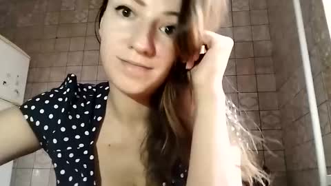 Snapshot of sweet_lilgirl_x chatting on March 2025 09:11:01 AM Anna online show from March 2025 09:11:01 AM