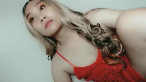 Snapshot of sweet_lover5 chatting on April 2026 04:39:01 AM SWEET LOVE online show from April 2026 04:39:01 AM
