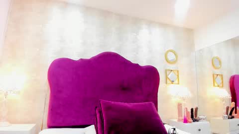 Snapshot of sweet_lucianaaa chatting on November 2025 08:19:02 PM Luciana online show from November 2025 08:19:02 PM