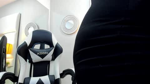 Snapshot of sweet_lucianaaa chatting on December 2025 01:27:01 PM Luciana online show from December 2025 01:27:01 PM