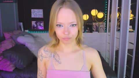 Snapshot of sweet_lucile chatting on March 2026 01:59:01 PM Lucy online show from March 2026 01:59:01 PM