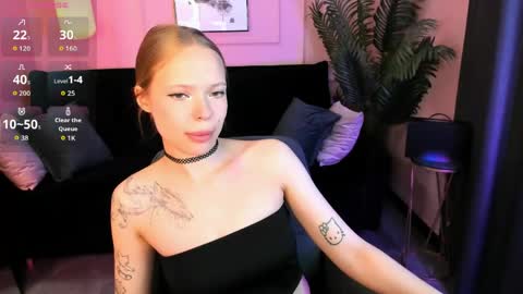 Snapshot of sweet_lucile chatting on May 2026 06:09:02 AM Lucy online show from May 2026 06:09:02 AM
